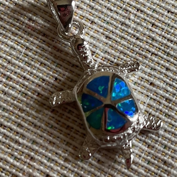 STERLING SILVER 925 BLUE AUSTRALIAN OPAL TORTOISE PENDANT​​ - Picture 5 of 8